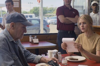 Undercover Owner Orders Steak – Waitress Secretly Slips Him a Note That Stops Him Cold. A quiet